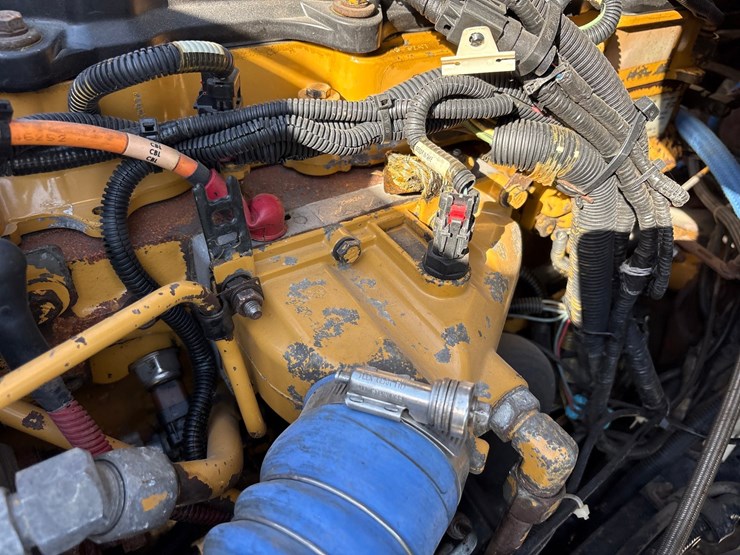 2001-caterpillar-c9-acert-image-35