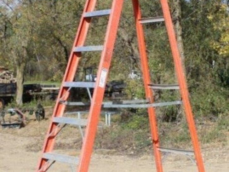 10'-step-ladder-image-4