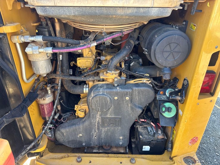 2016-caterpillar-299d2-image-17