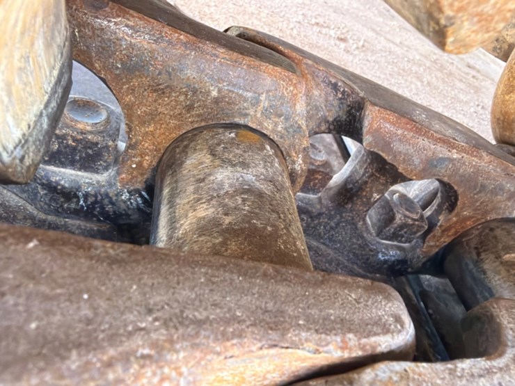 2019-caterpillar-330-image-5