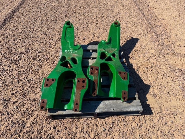 john-deere-8225r-image-1
