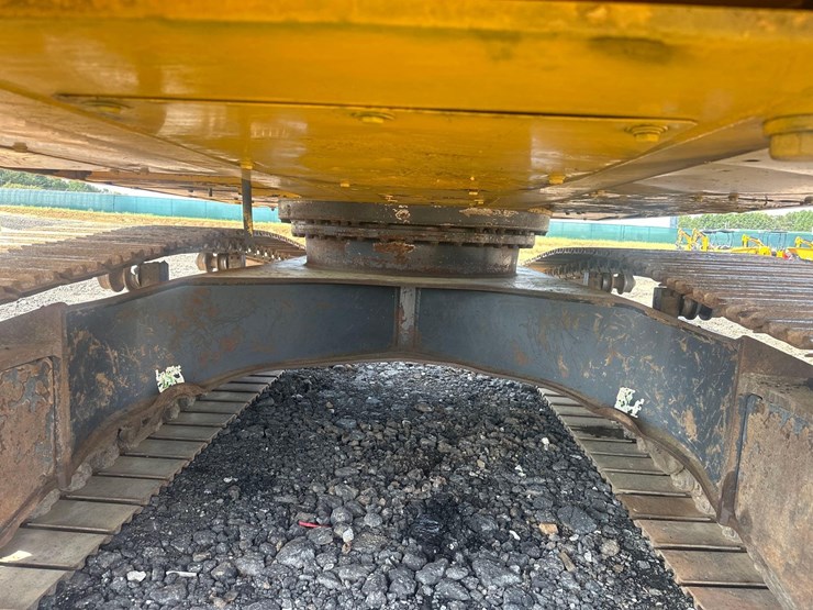 2021-komatsu-pc210-lc-11e0-image-26
