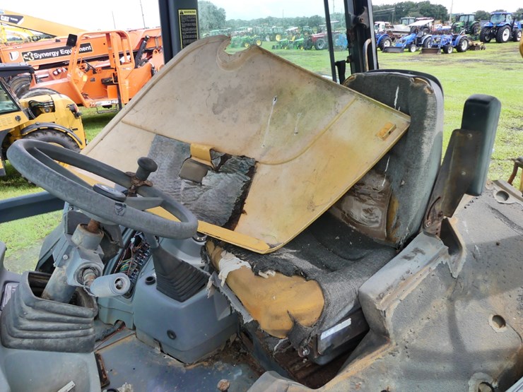 new-holland-675e-image-17