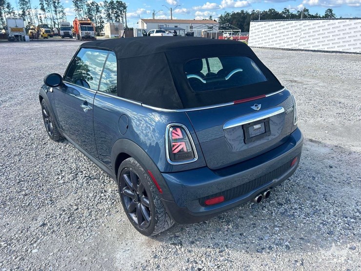 2009-mini-cooper-hatchback-image-4