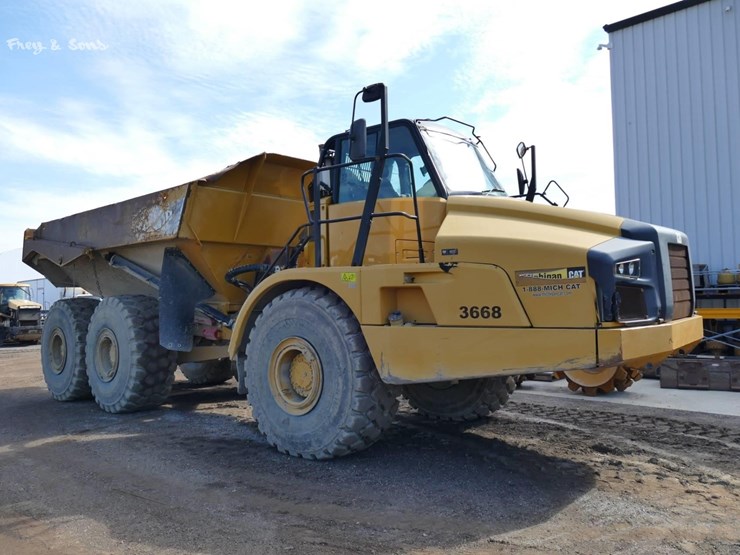 2014-caterpillar-740b-image-4