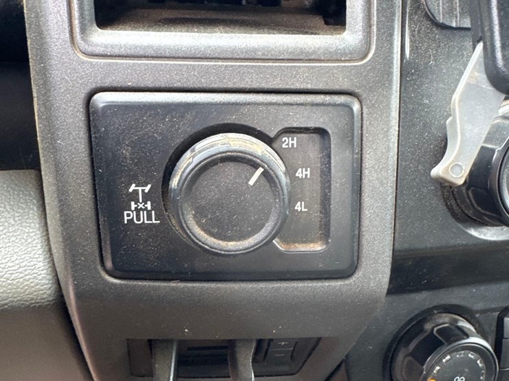 2020-ford-f250-image-27