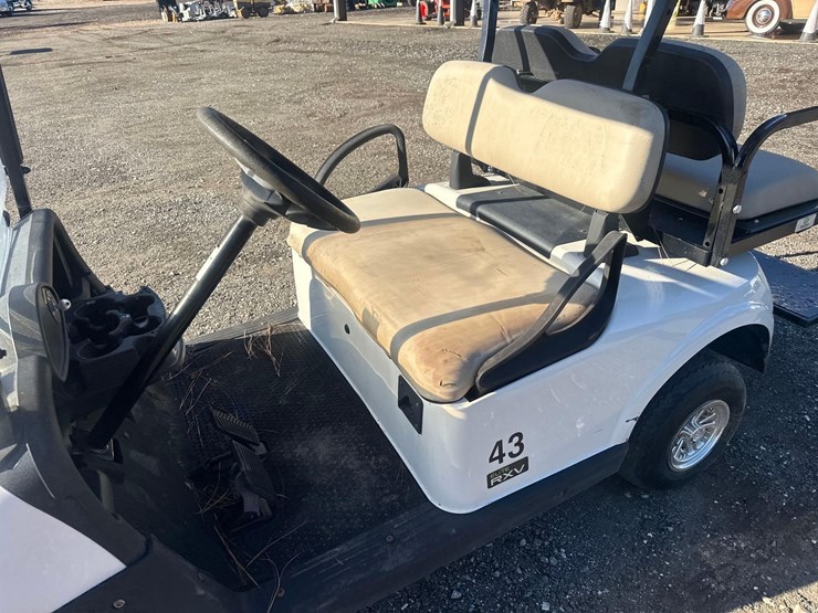 e-z-go-elite-rxv-4-passenger-golf-cart-image-8