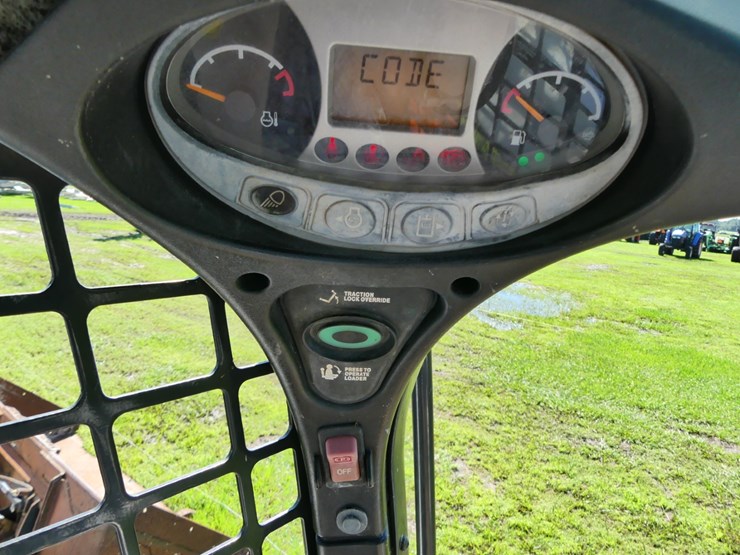2023-bobcat-t770-image-15