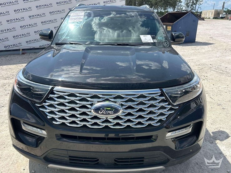 2022-ford-explorer-image-27