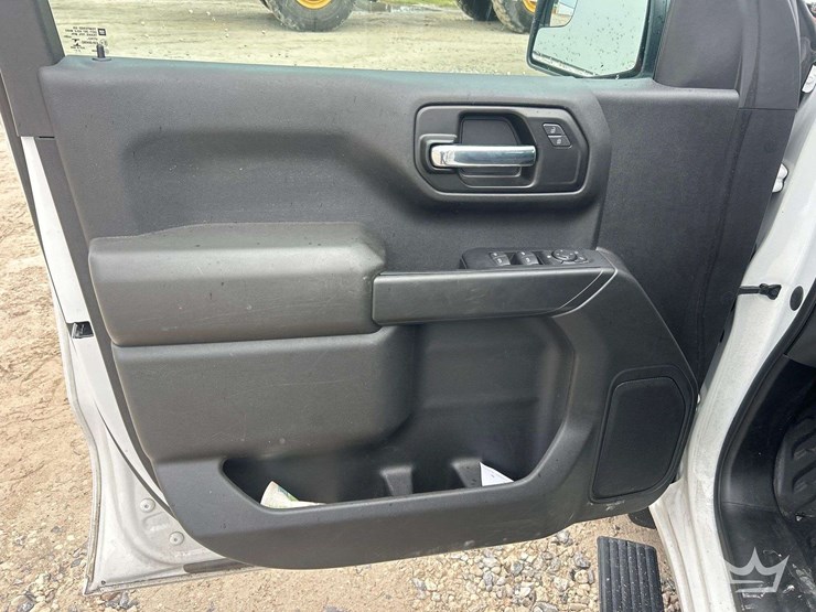 2022-chevrolet-silverado-1500-image-9
