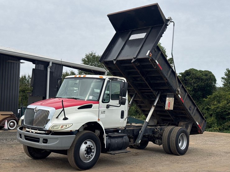 2006-international-durastar-4400-image-29