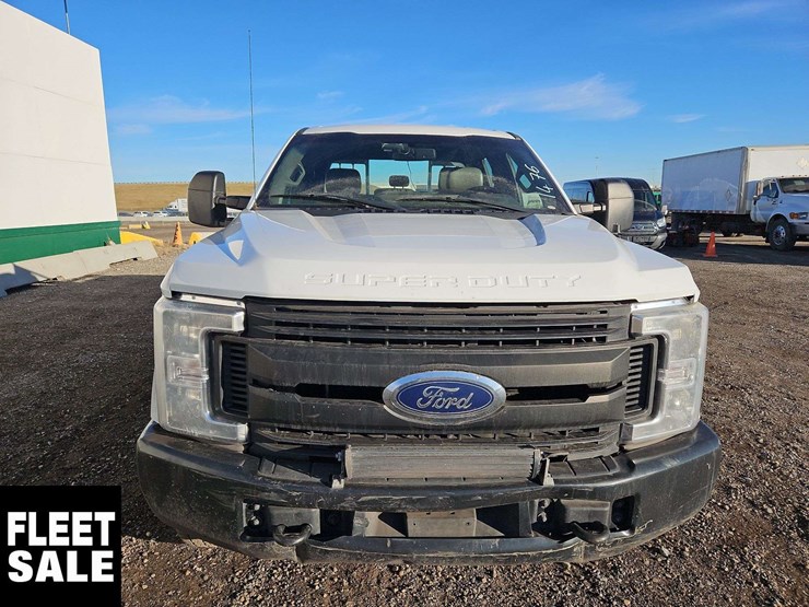 2019-ford-f350-image-8