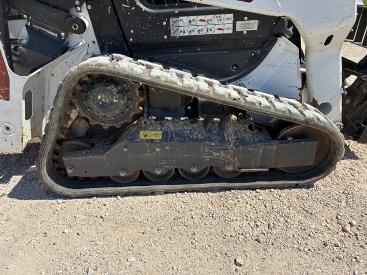 2022-bobcat-t64-image-8