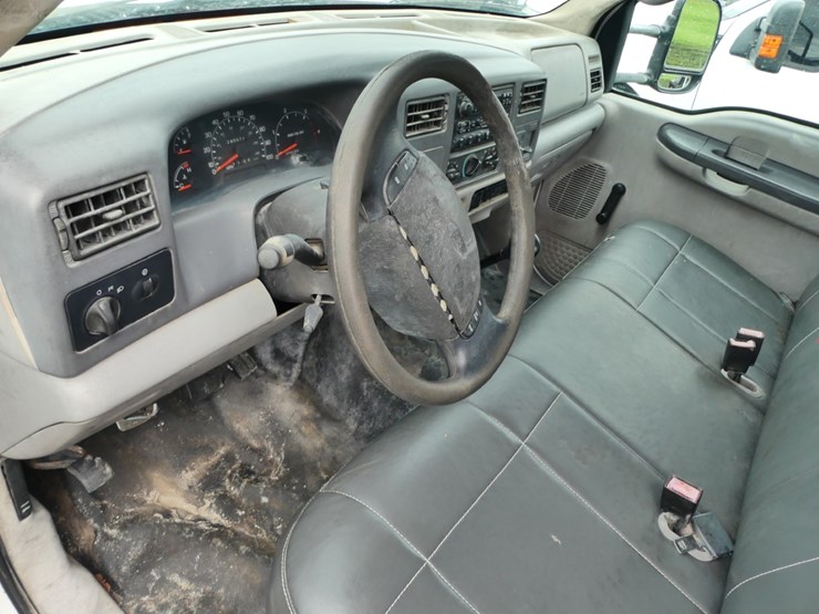 2001-ford-f550-image-10