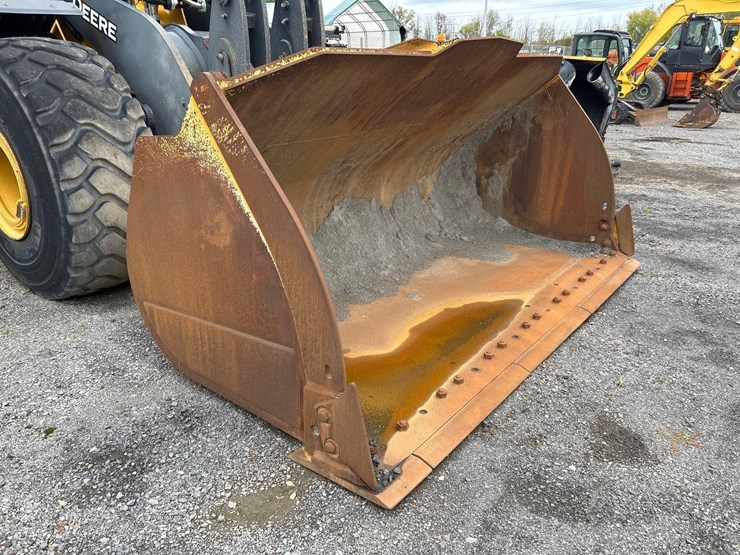 2024-deere-844-p-tier-image-15
