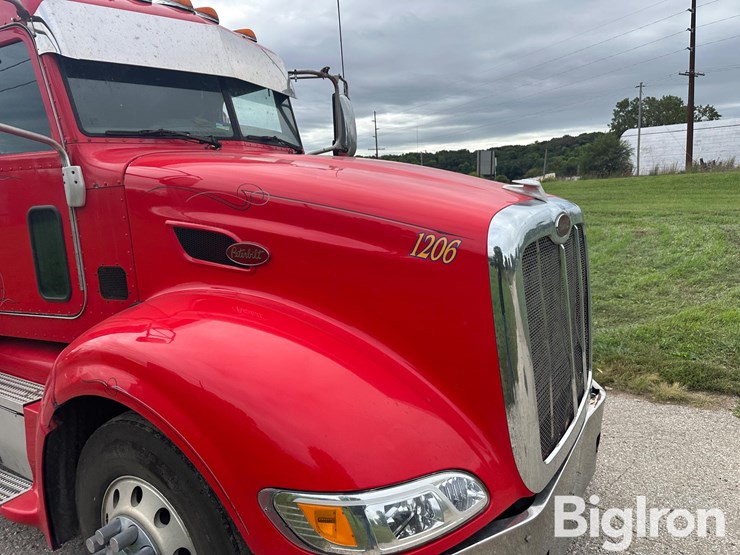 2012-peterbilt-386-image-17