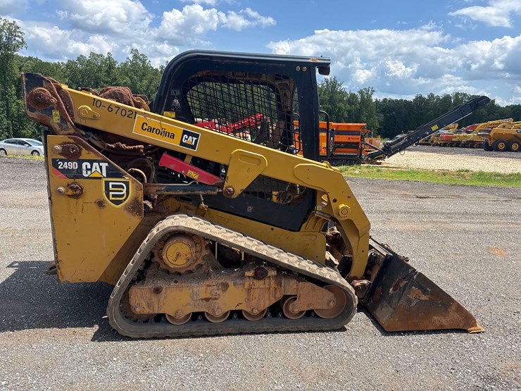 2019-caterpillar-249d-image-6