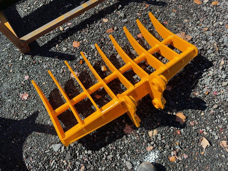 caterpillar-303-image-4