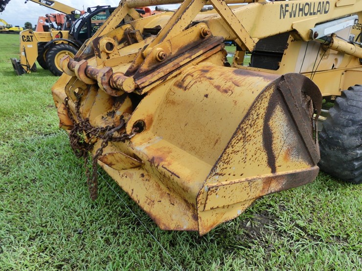 new-holland-675e-image-14