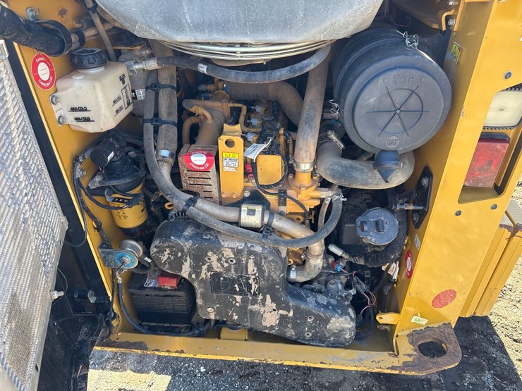 2022-caterpillar-259d3-image-18