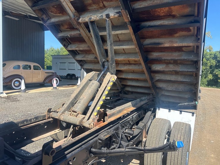2016-ford-f550-image-7