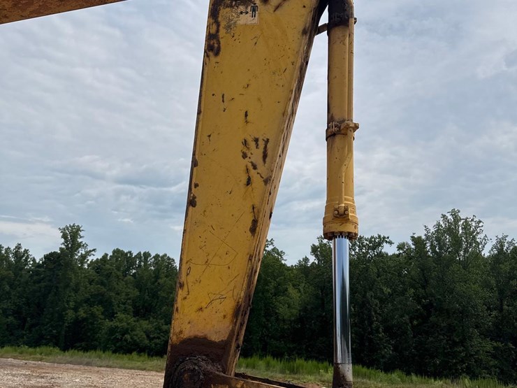 2014-komatsu-pc210-lc-10-image-12