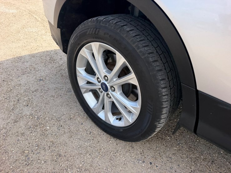 2017-ford-escape-image-8