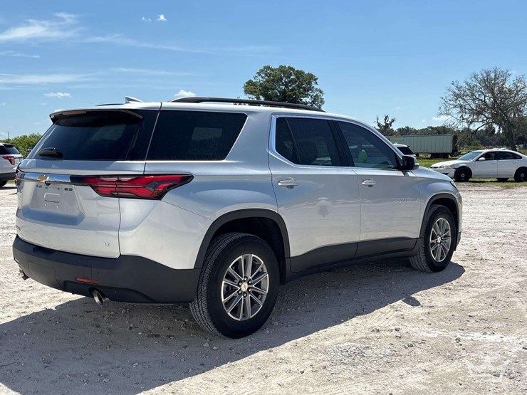 2022-chevrolet-traverse-image-3