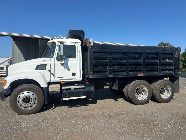 2006-mack-granite-cv713-image-2