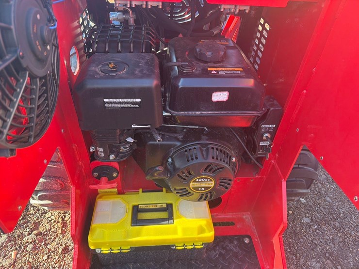 new-wheeled-mini-skid-steer-ht360-image-3