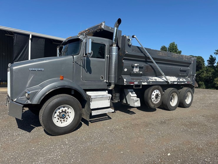 2016-kenworth-t800-image-1