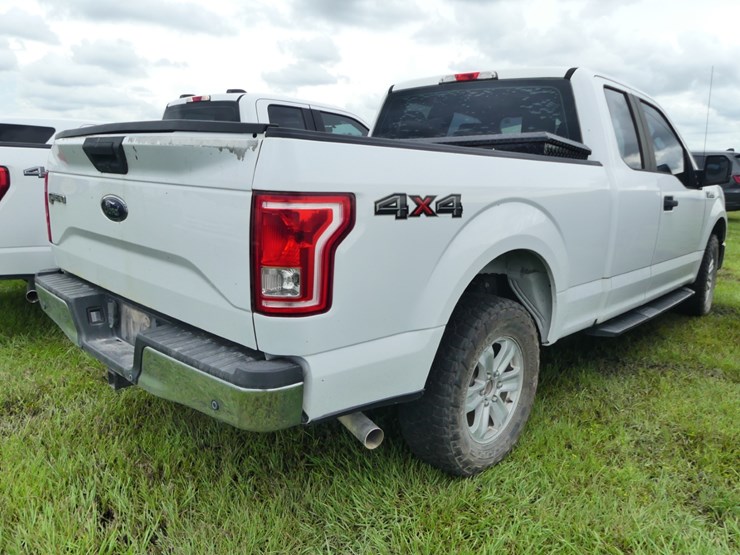 2017-ford-f150-xl-image-3