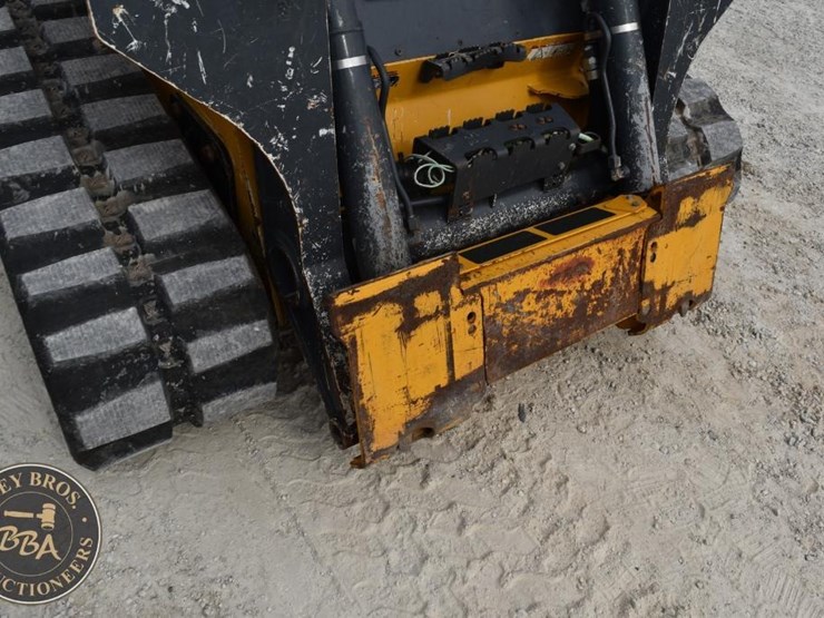 2018-deere-333g-image-23