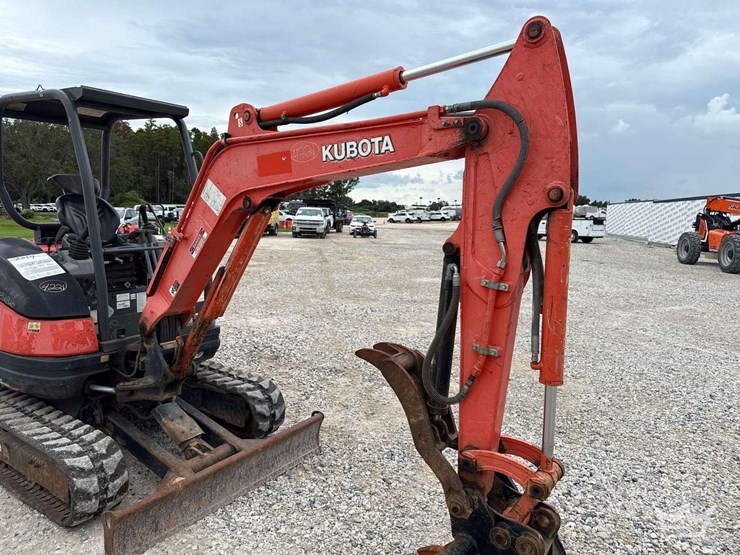 2019-kubota-kx71-3-image-10