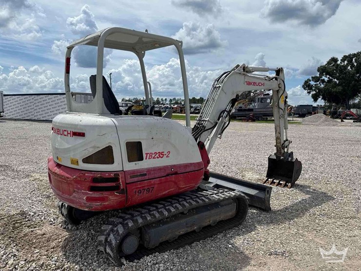 2019-takeuchi-tb235-2-image-3