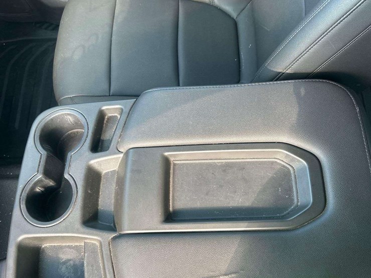 2019-chevrolet-silverado-1500-image-18