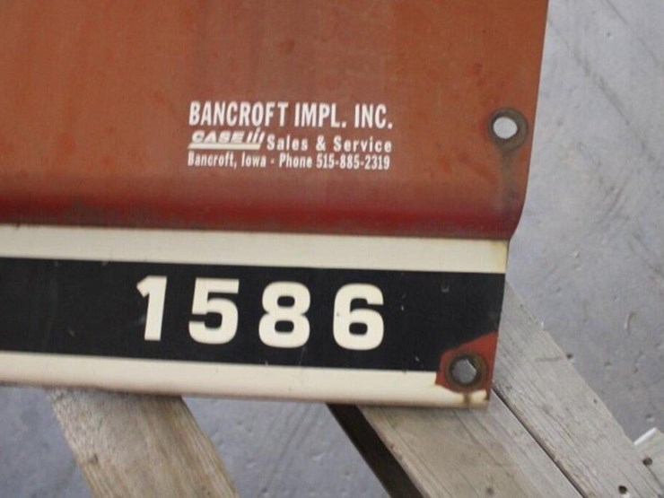 tractor-hoods-off-of-1586-image-5