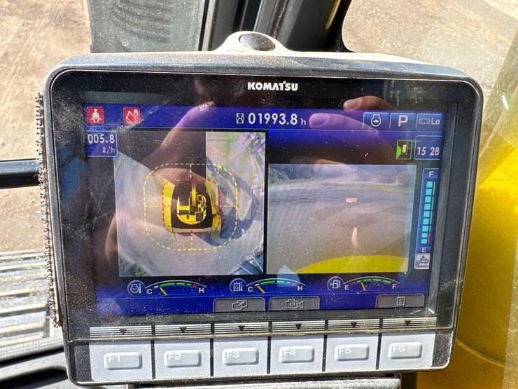 2022-komatsu-pc138us-image-32