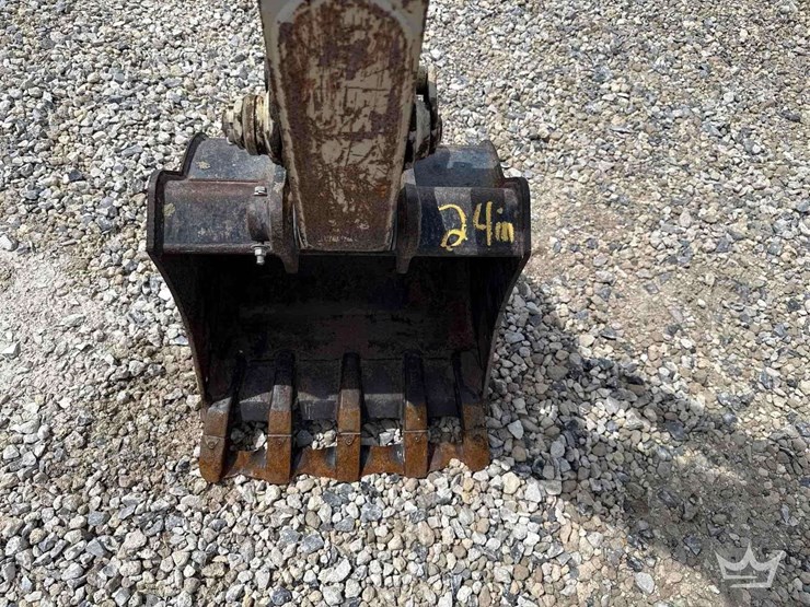 2019-takeuchi-tb235-2-image-25