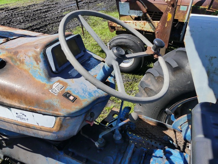 ford-7610-image-12