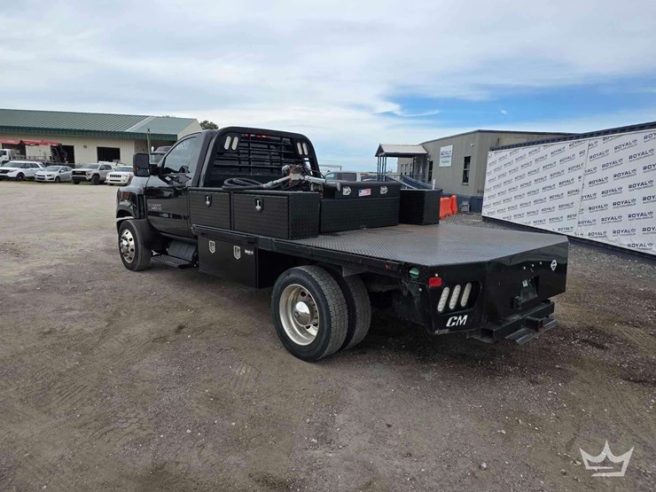 2019-chevrolet-silverado-4500hd-image-3