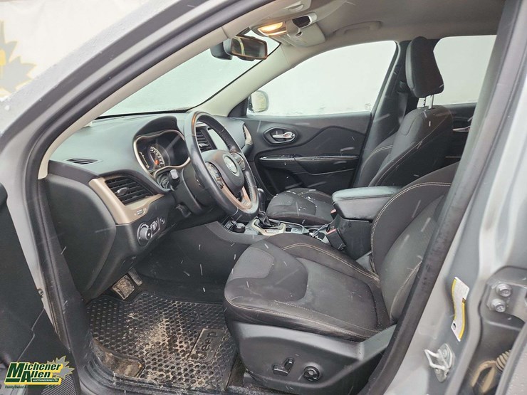 2015-jeep-cherokee-image-15