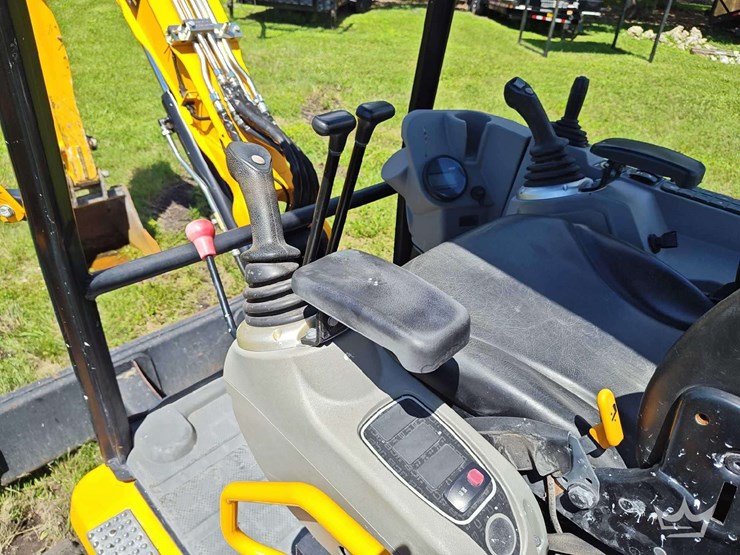 2023-jcb-35z-1-image-27