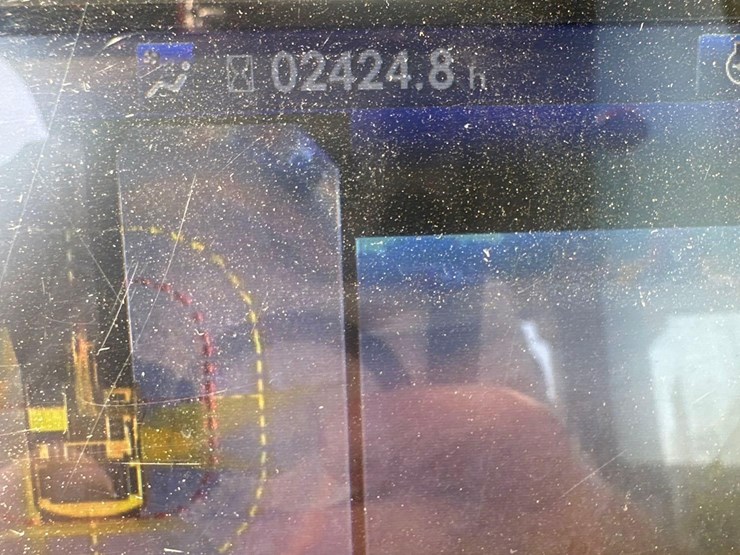 2021-komatsu-pc210-lc-11e0-image-34