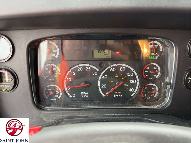 2014-freightliner-114sd-image-28