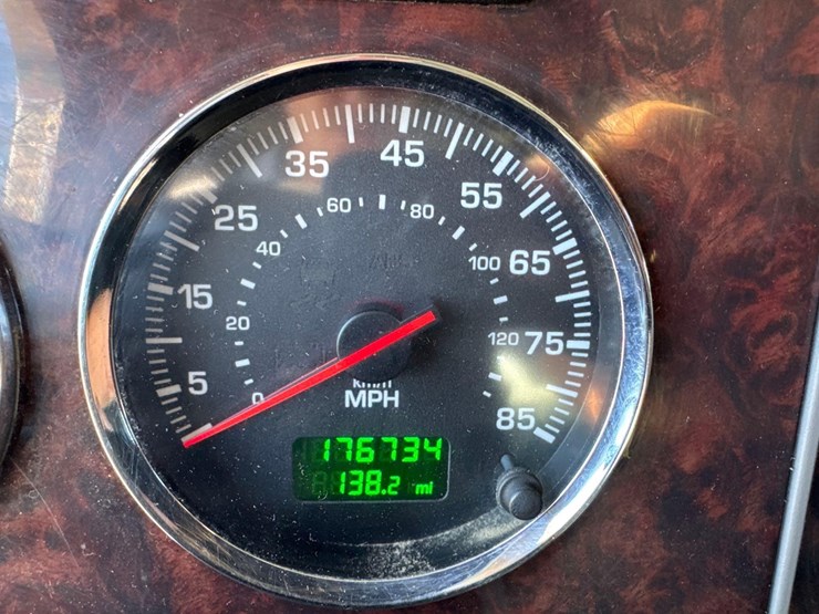 2018-kenworth-t370-image-37