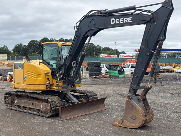 2019-deere-85g-image-9