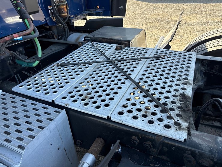 2018-kenworth-t680-image-18