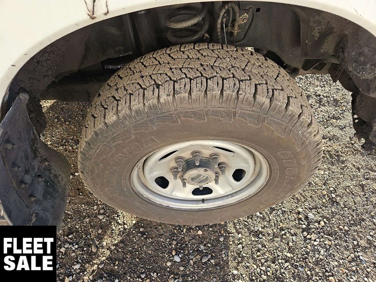 2021-ford-f350-image-12