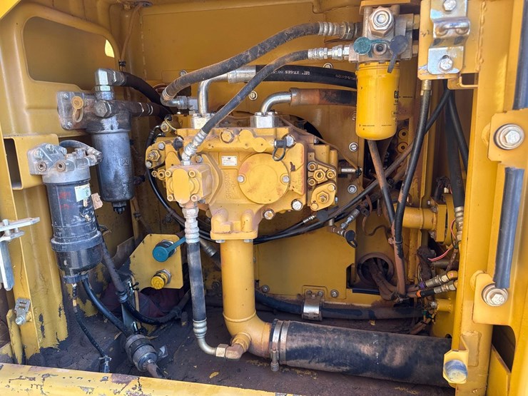 2013-caterpillar-320el-image-23